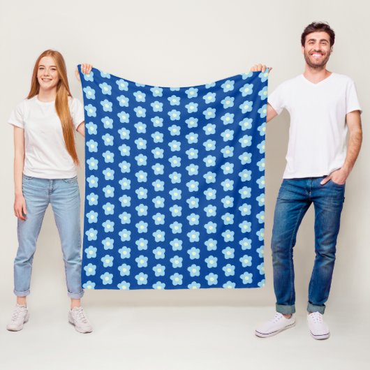 Couverture Polaire Fleurs en bleu (En situation)