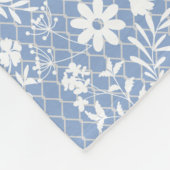 Couverture Polaire Fleurs sur net 01.bx4 Lblue BG (Coin)
