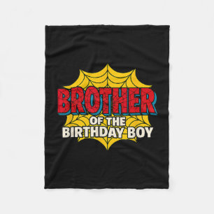 Couverture Polaire Frère cadet du garçon qui fête son anniversaire Th