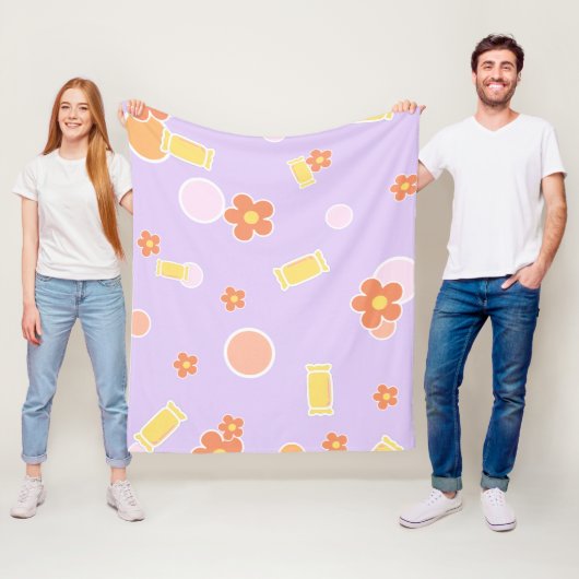 Couverture Polaire friandises et fleurs (En situation)