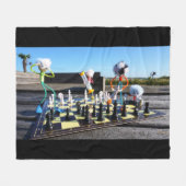 Couverture Polaire Fubby joue à l'échecs. (Devant (Horizontal))