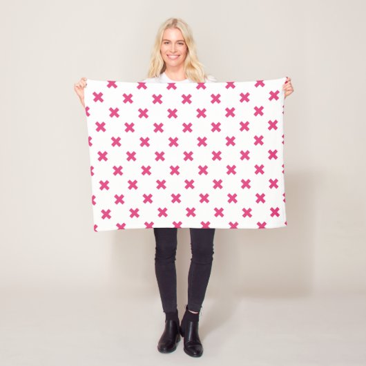 Couverture Polaire Fuchsia croix sur le blanc (En situation)