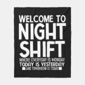 Couverture Polaire Funny CNA Chemise Funny Night Shift (Devant)