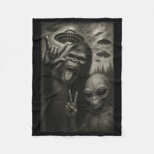 Couverture Polaire Funny Selfie Bigfoot Alien Sasquatch Rock À La Mai