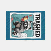 Couverture Polaire Funny Trashed Panda Raccoon Gets Drunk (Devant (Horizontal))