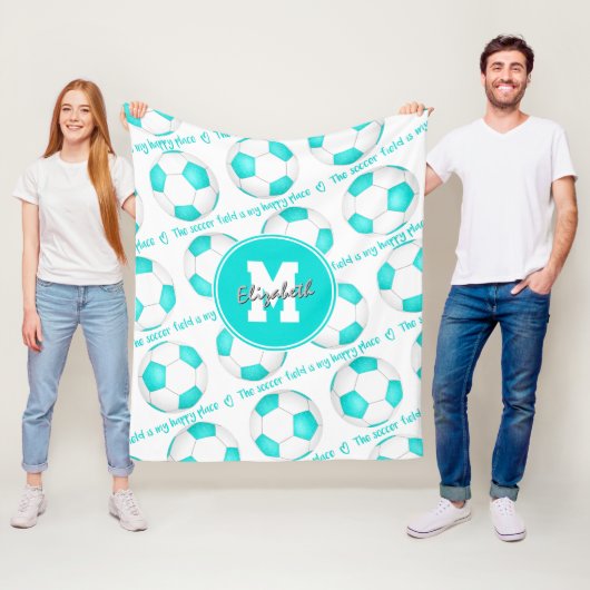 Couverture Polaire girly turquoise Le terrain de football est mon end (En situation)