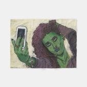 Couverture Polaire Goblin Girl Phone Selfie Imaginaire Art Blanket (Devant (Horizontal))