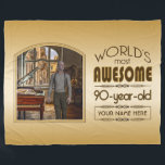 Couverture Polaire Gold 90th Birthday World's Best Custom Photo Frame<br><div class="desc">Célébrez l'anniversaire marquant de votre aîné préféré avec ce cadeau classe qui leur rappelle à quel point ils sont fabuleux. Des lignes et des tons clairs de brun, d'or et de crème composent ce cadre simple mais élégant qui peut être customisé avec votre photo, nom, initiales ou autre texte favori....</div>