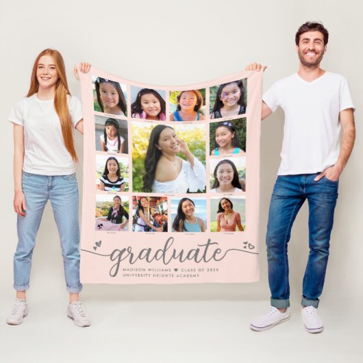 Couverture Polaire Graduation K-12 Blush Pink Script Photo Collage (En situation)