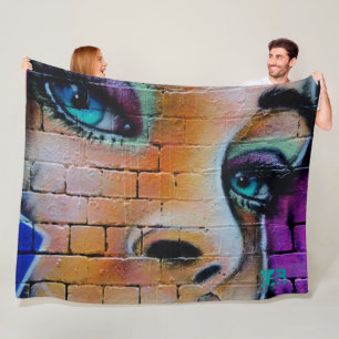 Couverture Polaire Graffiti Girl violet bleu joli yeux Monogramme