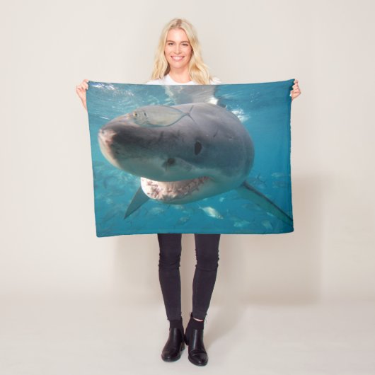 Couverture Polaire Grand Portrait de gros requins blancs Australie (En situation)