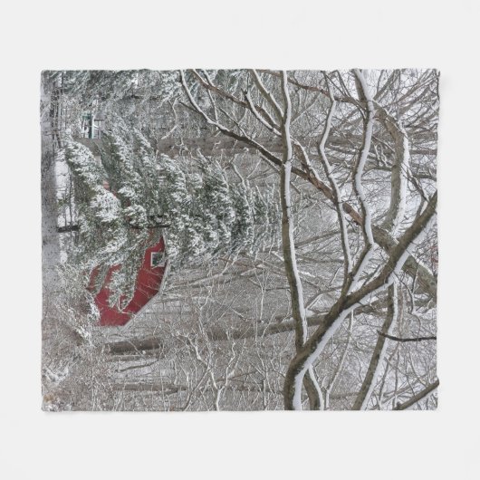 Couverture Polaire Grange rouge neigeuse (Devant (Horizontal))