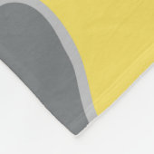 Couverture Polaire Gris Jaune Vagues Océan Abstrait Monogramme (Coin)