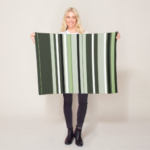 Couverture Polaire Gris, vert, rayures blanches.