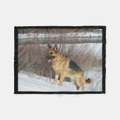 Couverture Polaire GSD dans la neige d'hiver (Devant (Horizontal))