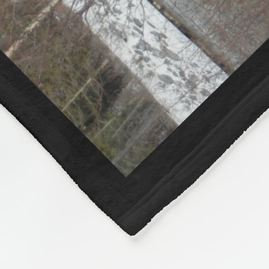 Couverture Polaire GSD dans la neige d'hiver (Coin)