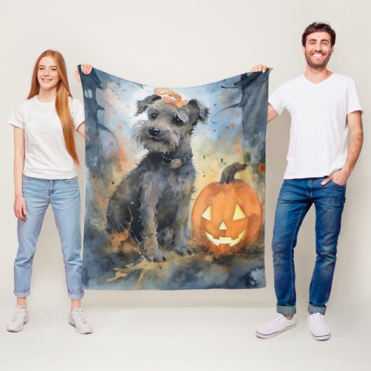 Couverture Polaire Halloween Chesapeake Bay Terrier Avec Citrouilles (En situation)