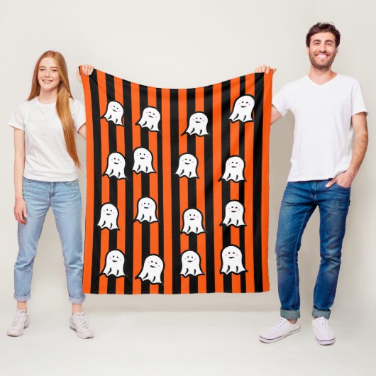 Couverture Polaire Halloween Ghosts and Stripes Fleece Blanket (En situation)