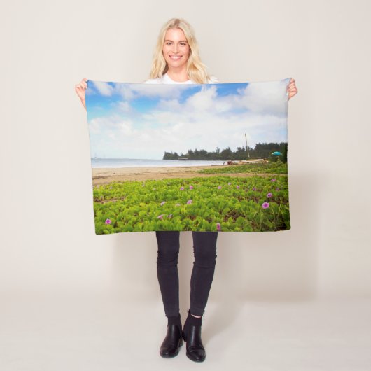 Couverture Polaire Hanalei Bay, Kauai Hawaii Beach Flowers (En situation)