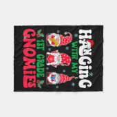 Couverture Polaire Hanging With My 1st Grade Gnome Christmas Funny Te (Devant (Horizontal))