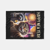 Couverture Polaire Happy New Year 2026 Cute Cat Raccoon Celebration  (Devant (Horizontal))