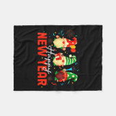 Couverture Polaire Happy New Year Three Gnomes Fireworks Confetti Nye (Devant (Horizontal))