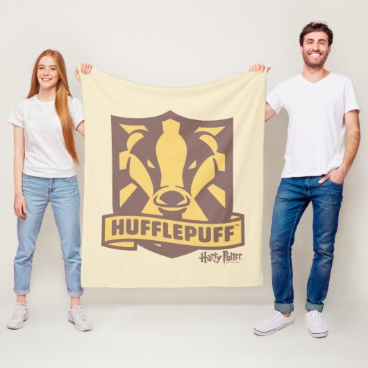 Couverture Polaire HARRY POTTER™ | Été Magique HUFFLEPUFF™ Crest (En situation)