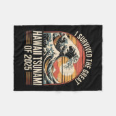 Couverture Polaire Hawaii Tsunami 2025 I Survived Wave Retro (Devant (Horizontal))