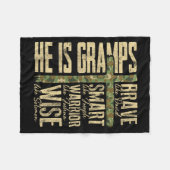 Couverture Polaire He Is Gramps Camo Religious Father's Day Christian (Devant (Horizontal))