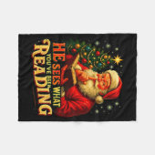 Couverture Polaire He Sees What You’ve Been Reading Santa Book Lover  (Devant (Horizontal))