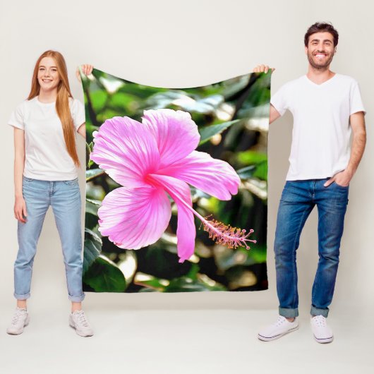 Couverture Polaire Hibiscus rose tropical vif (En situation)