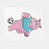 Couverture Polaire Hippo as Soccer player with Soccer.PNG (Devant (Horizontal))