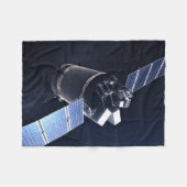 Couverture Polaire Illustration Du Dragon Xl Spacecraft. (Devant (Horizontal))