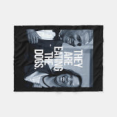 Couverture Polaire Ils Mangent Les Chiens (Devant (Horizontal))