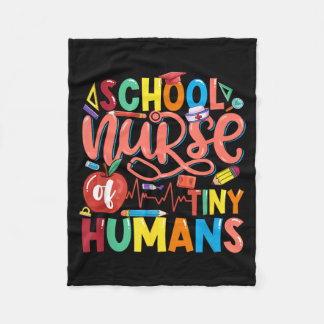 Couverture Polaire Infirmière scolaire de petits humains, infirmière