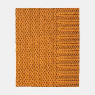 Couverture Polaire Jaune clair : texture tricotée artisanale.