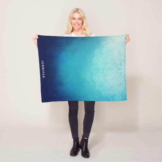 Couverture Polaire Joli Mandala bleu Abstrait (En situation)