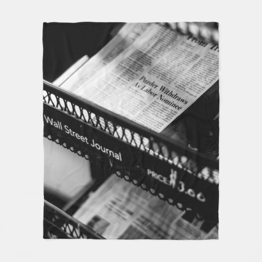 COUVERTURE POLAIRE JOURNAUX SUR LE WALL STREET JOURNAL RACK (Devant)