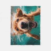 Couverture Polaire Joyeux Golden Retriever nager sous l'eau (Devant)