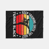 Couverture Polaire Keep Training Until The Belt Turns Black Retro Kar (Devant (Horizontal))
