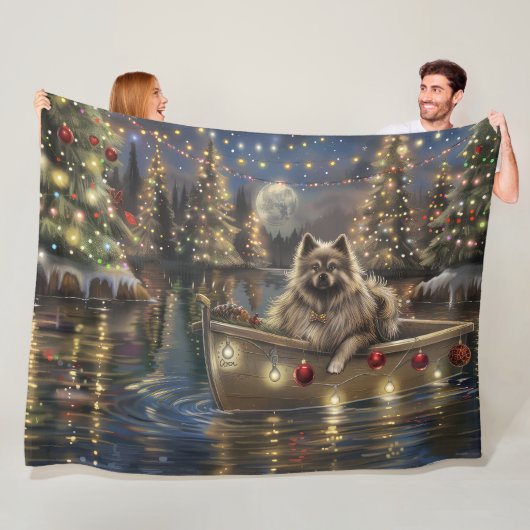 Couverture Polaire Keeshond Noël Festive Voyage (En situation)