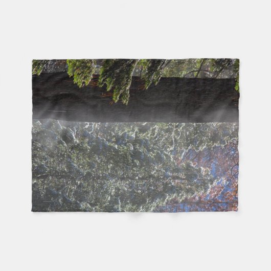 Couverture Polaire La brume neigeuse dans la forêt (Devant (Horizontal))