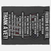 COUVERTURE POLAIRE LA LIBERTÉ N'EST PAS LIBRE (Devant (Horizontal))