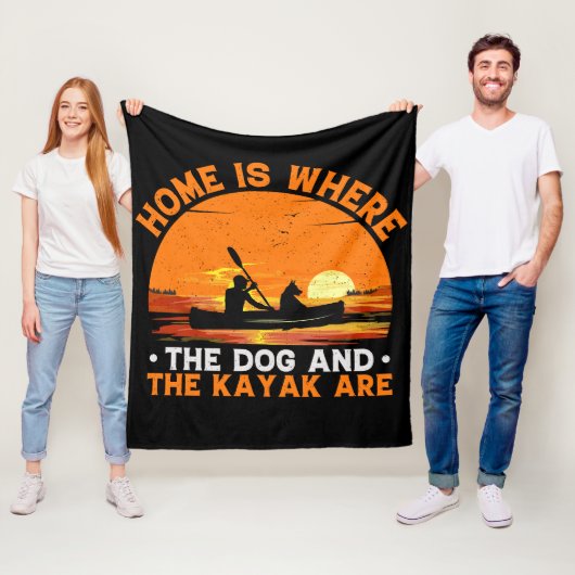 Couverture Polaire La maison est où sont les chiens et les kayaks (En situation)