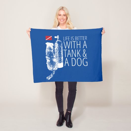 Couverture Polaire La vie est meilleure avec un char et une couvertur (En situation)