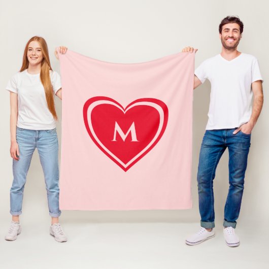 Couverture Polaire Le Monogramme du Coeur Rouge rose tendance Valenti (En situation)
