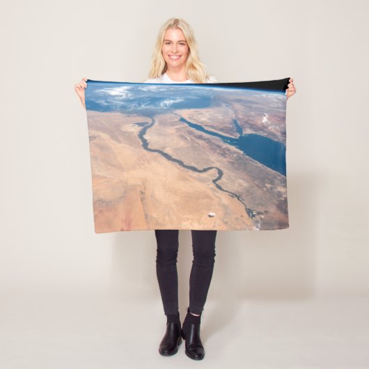 Couverture Polaire Le Nil, La Mer Rouge Et La Mer Méditerranée. (En situation)