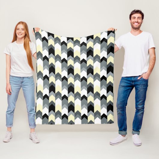 Couverture Polaire Lecteur de chevron noir, gris, jaune (En situation)