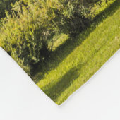 Couverture Polaire L'église blanche rurale avec une croix et des nuag (Coin)