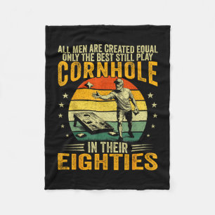 Couverture Polaire Les hommes âgés jouent au cornhole dans les années